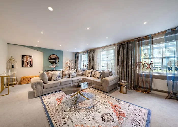 Grand 200 Sqm 3-Bedroom Villa
