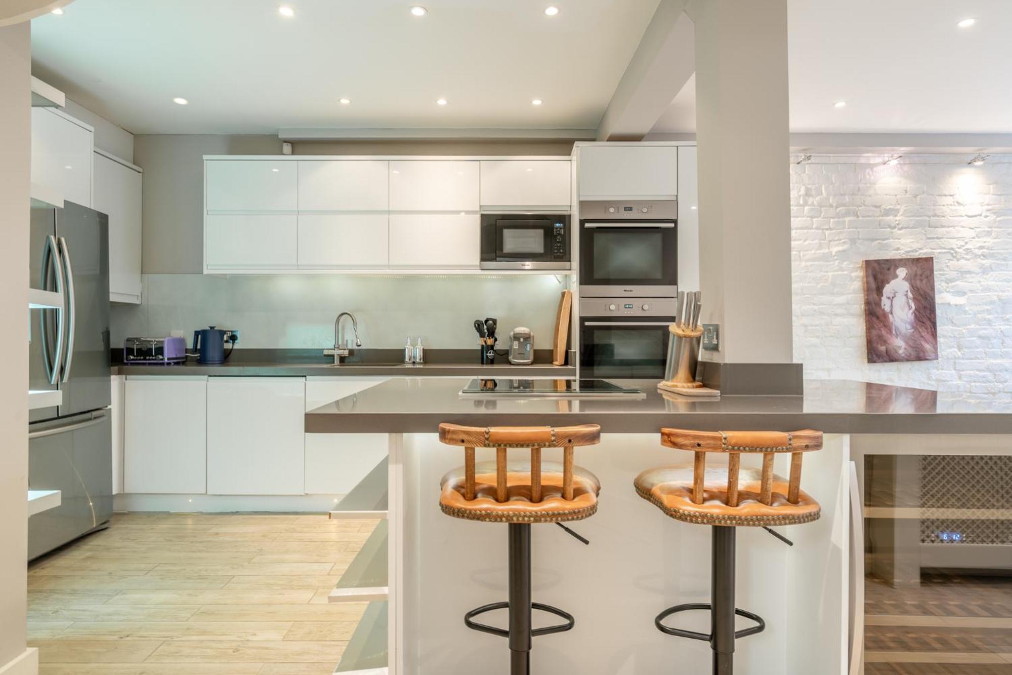Grand 200 Sqm 3-bedroom London