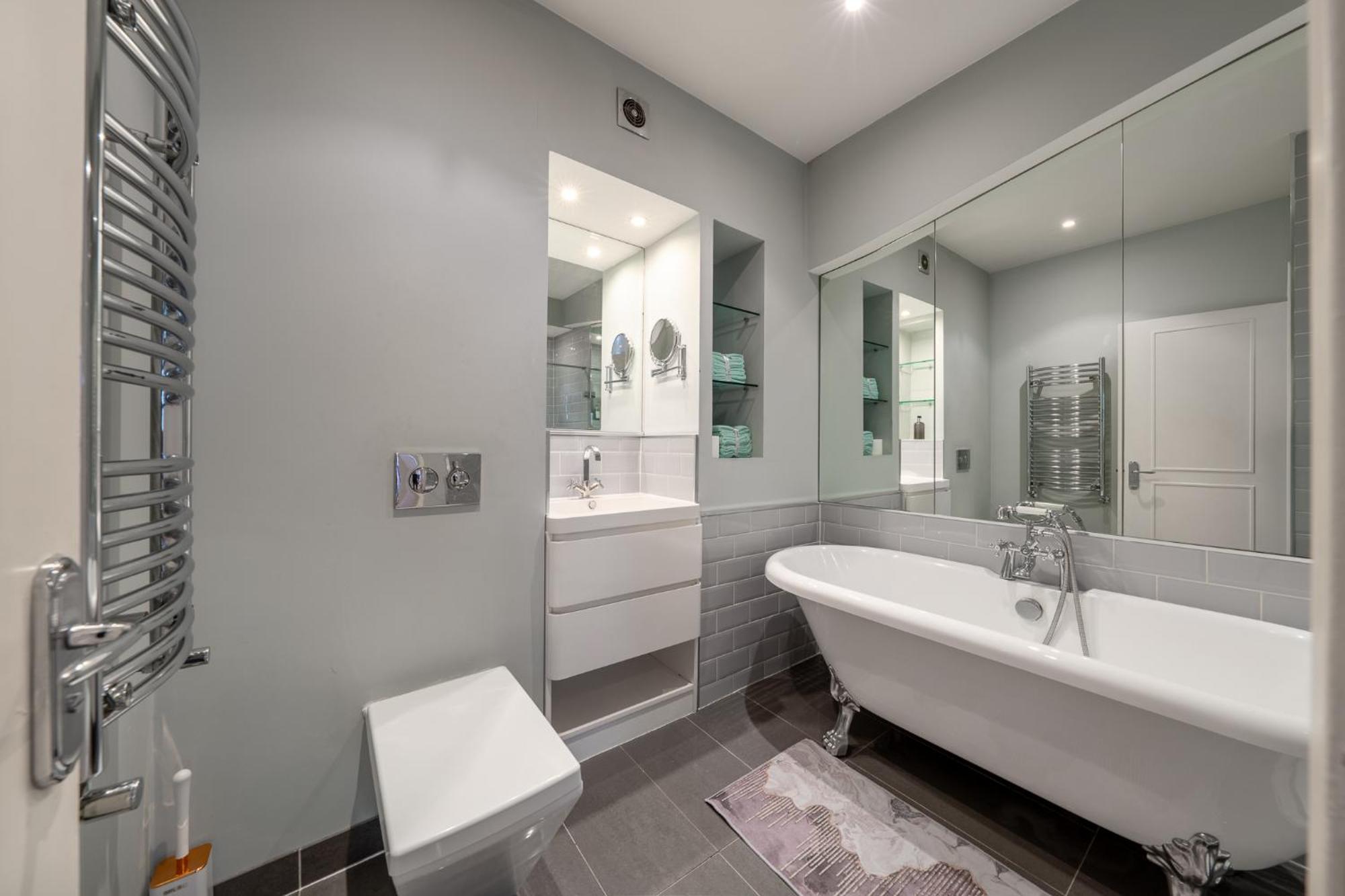 Grand 200 Sqm 3-bedroom London