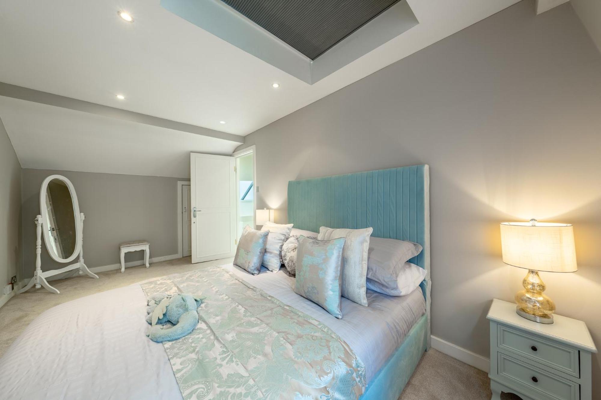 Villa Grand 200 Sqm 3-bedroom London
