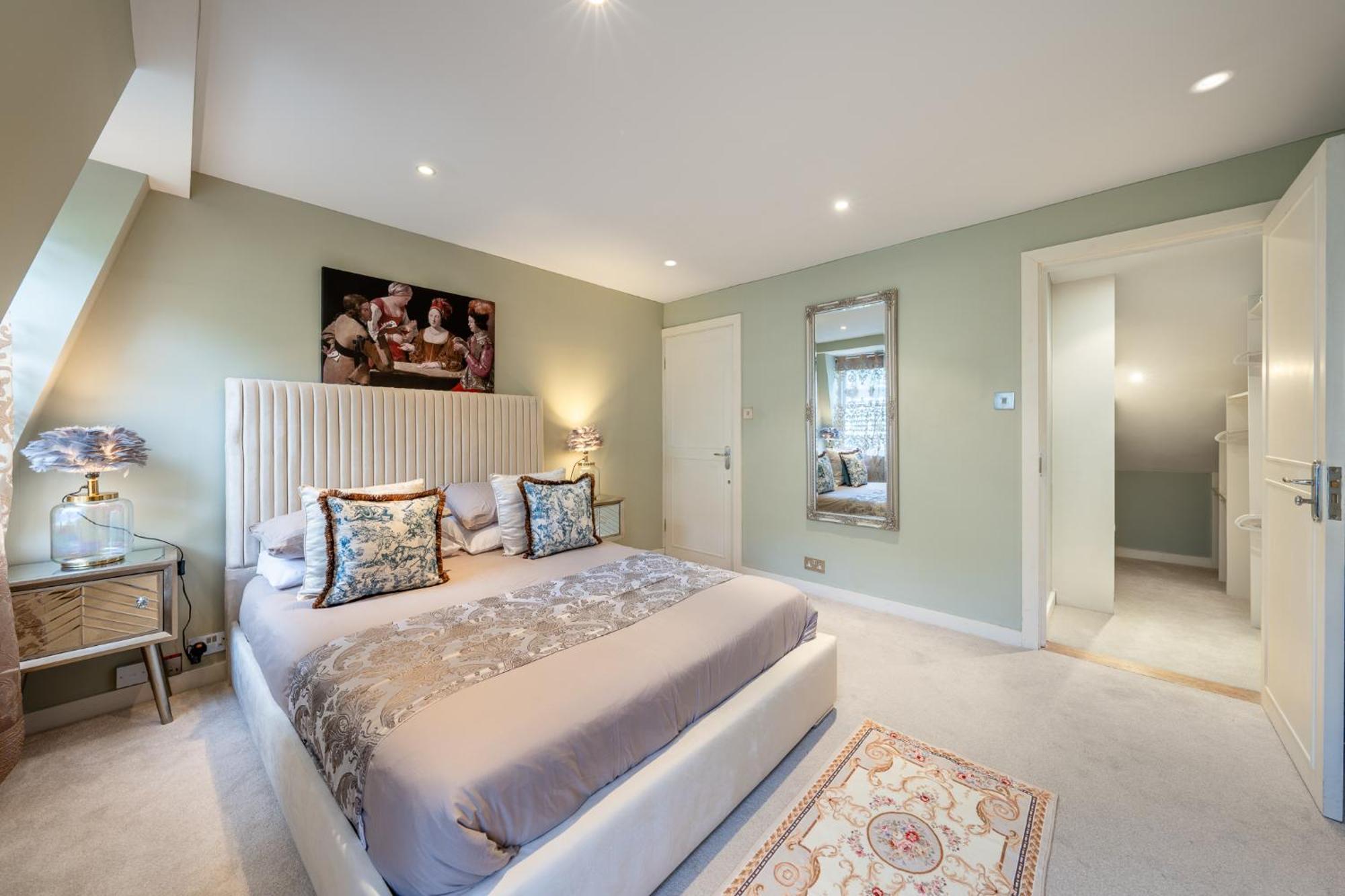 Grand 200 Sqm 3-bedroom Villa *